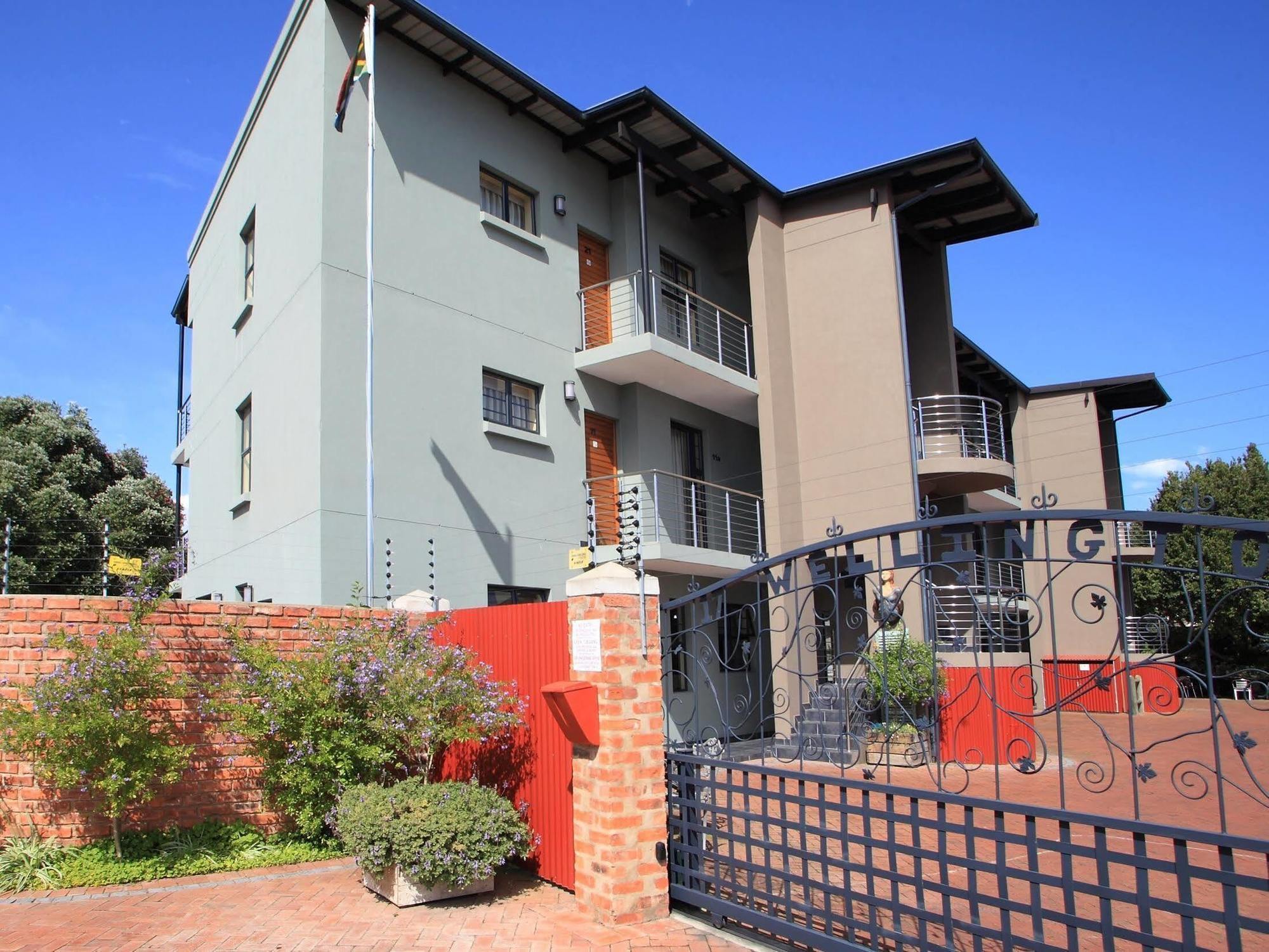 17Onwellington Apartments George Luaran gambar